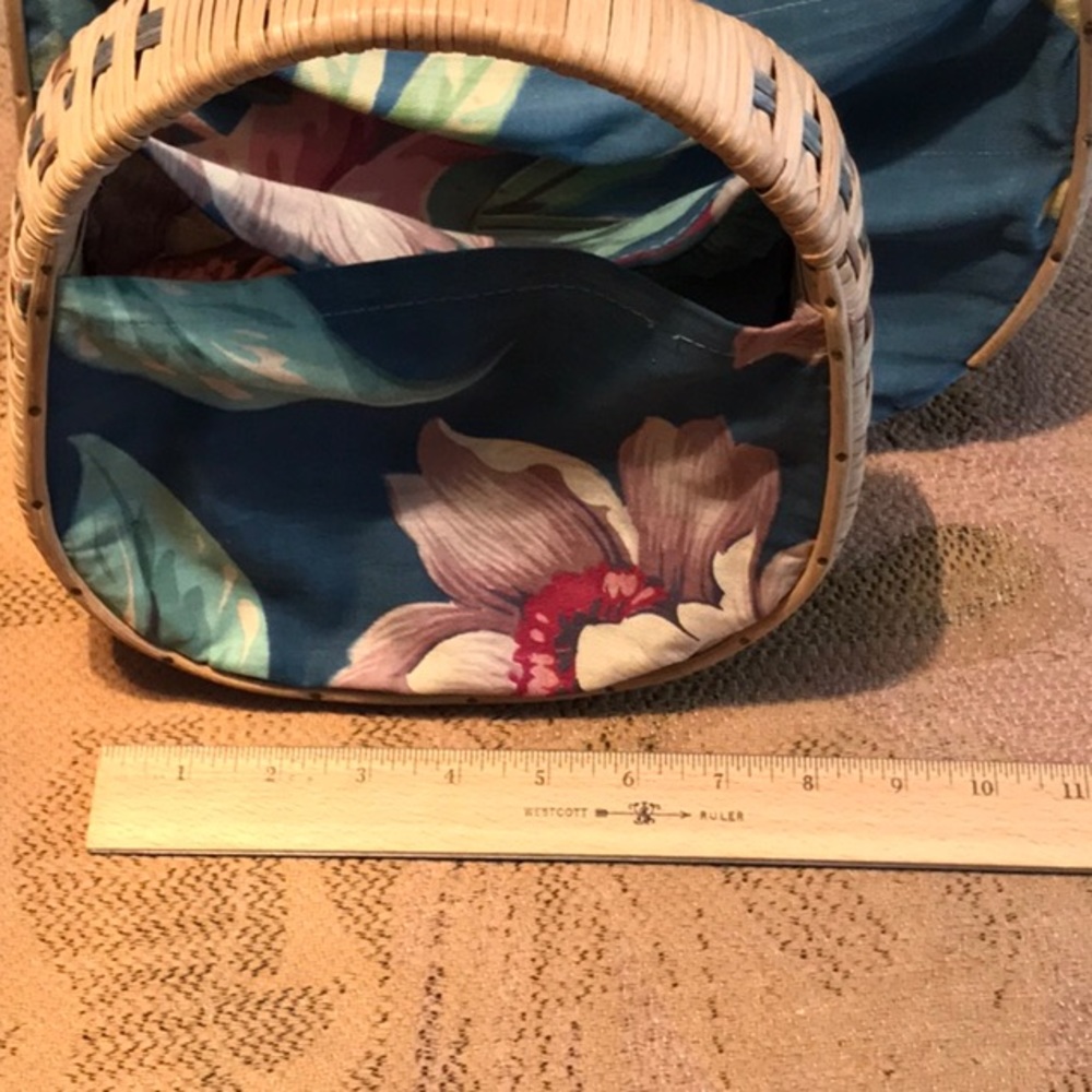 Craft/Yarn/Purse - Picture 9 of 9